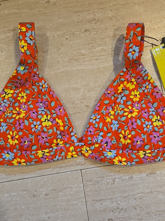 Oneone Other - New ONEONE Red Floral Bikini Top